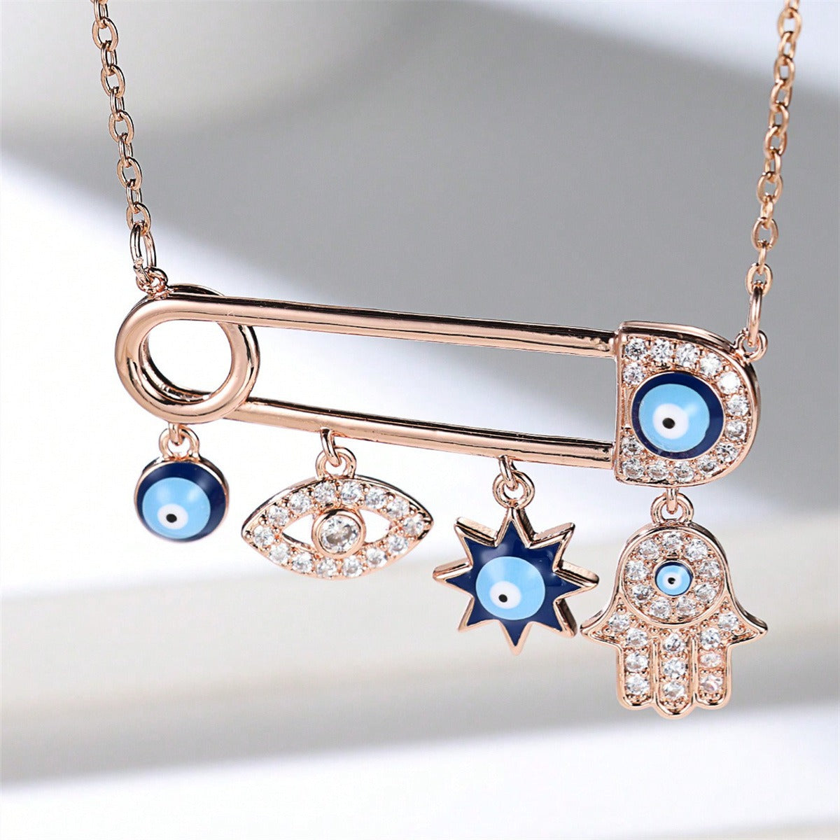 Clip the eye Necklace