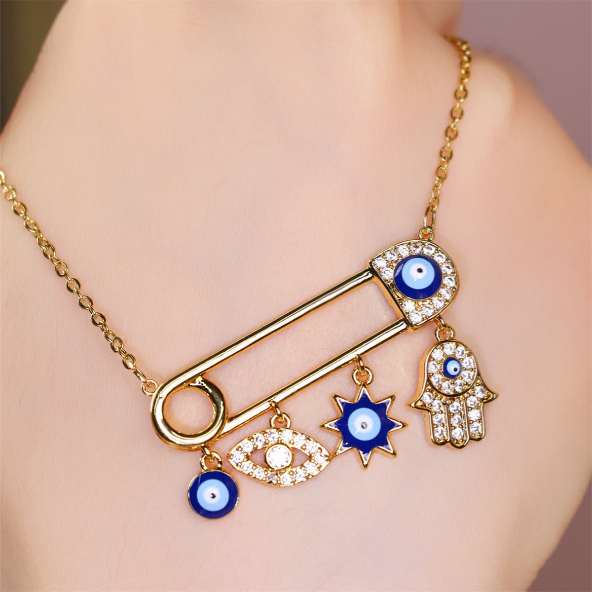Clip the eye Necklace